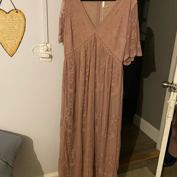 PinkBlush Mauve Lace Mesh Overlay Plus Maternity Maxi Dress - Picture 2 of 8